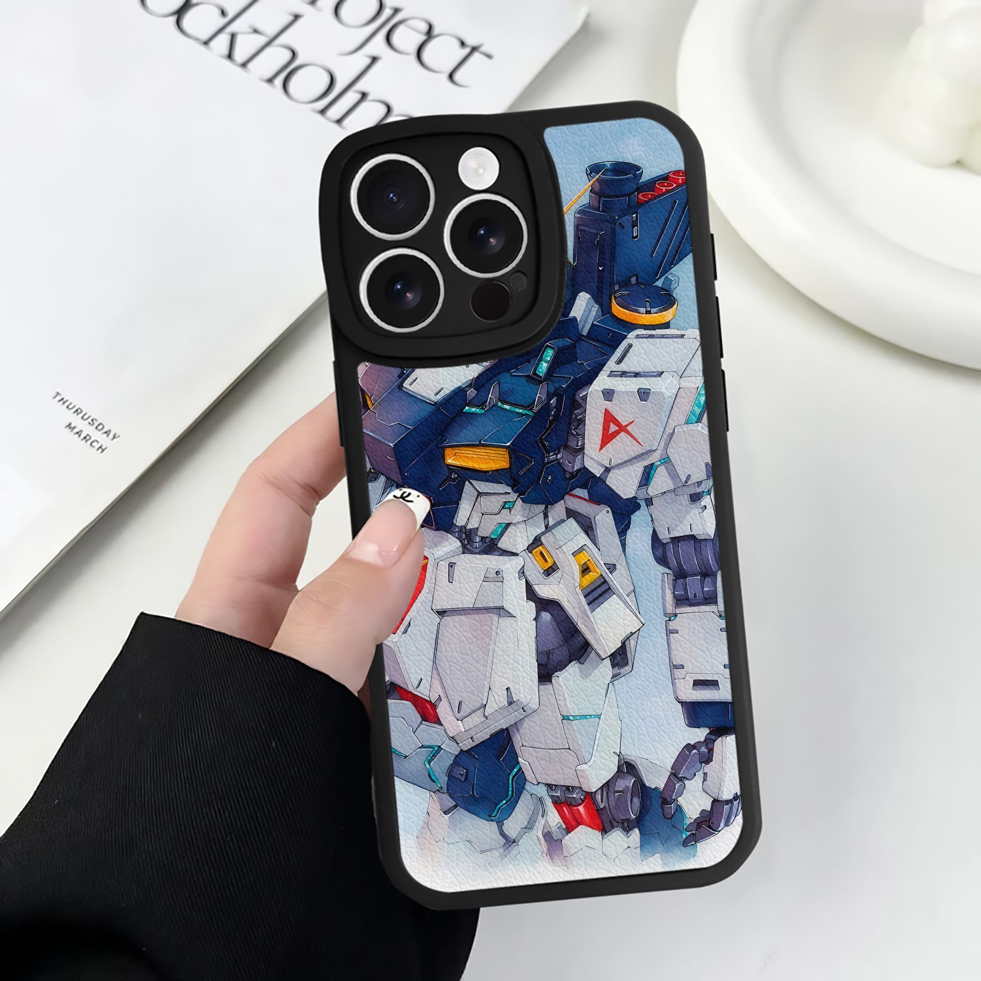 （画像用） 機動戦士ガンダム Mobile Suit Gundam 【iPhone 16シリーズ対応】シリコンスマホケース（レザー調） 材質：シリコン